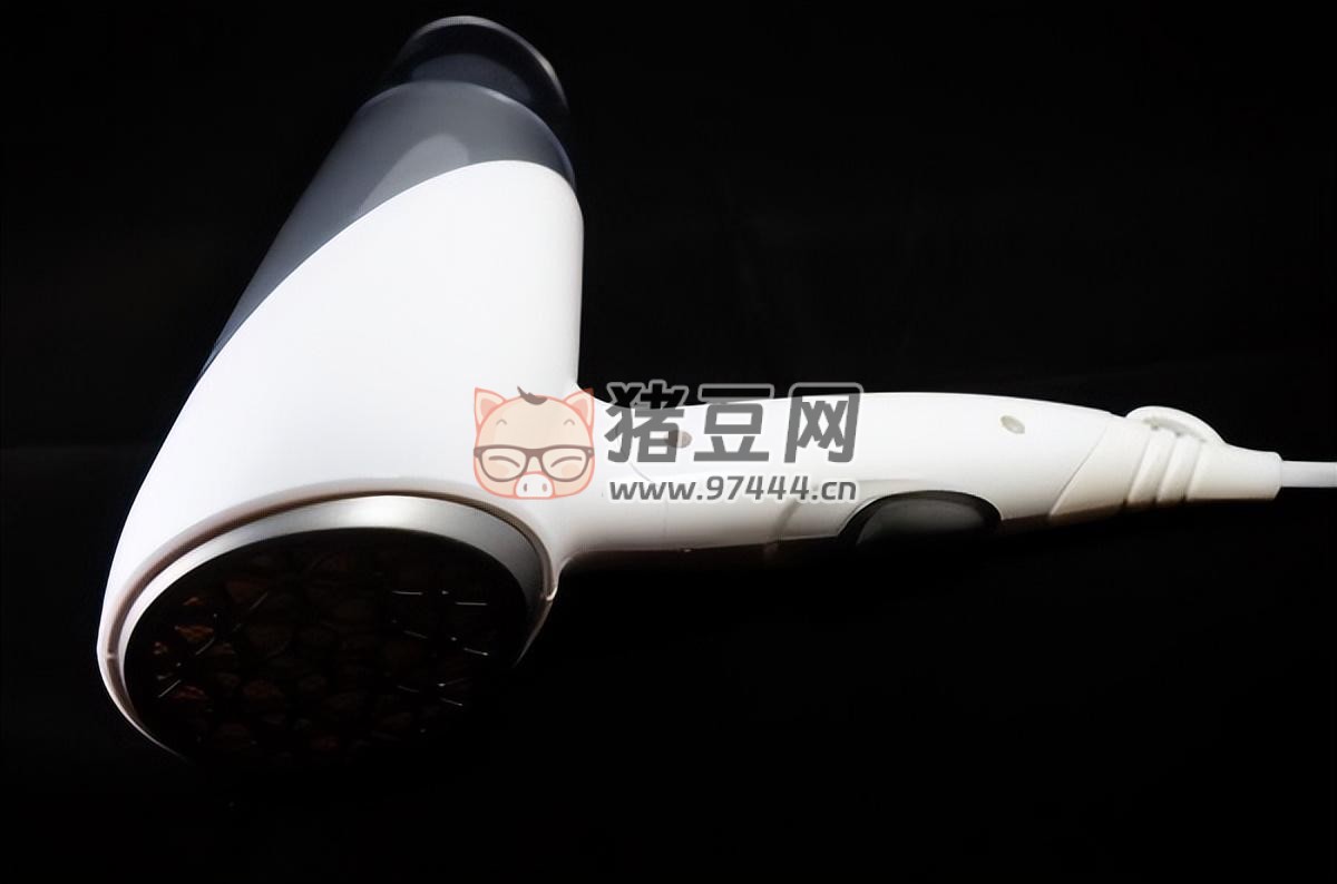 电脑维修误区,不可以用吹风机吹电脑主板 电脑维修误区,不可以用吹风机吹电脑主板